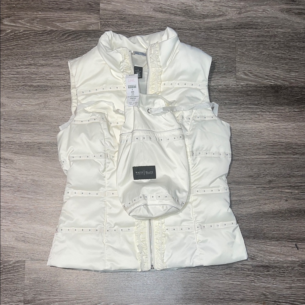 NWT White House Black Market Studded White Puffer Vest (Small) W/ Glove Bag - Picture 1 of 7